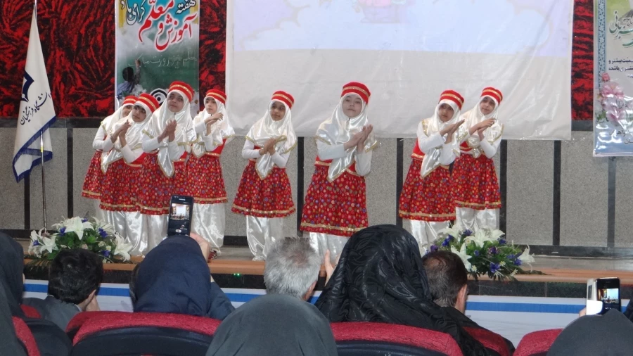 برگزاری مراسم ویژه هفته آموزش درسالن پردیس علامه طباطبائی 5