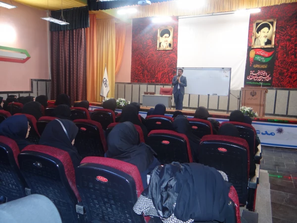 برگزاری کارگاه مقاله نویسی توسط انجمن علمی پژوهشگری و کارگاه کسب مهارت های معلمی توسط انجمن علمی علوم تربیتی 2