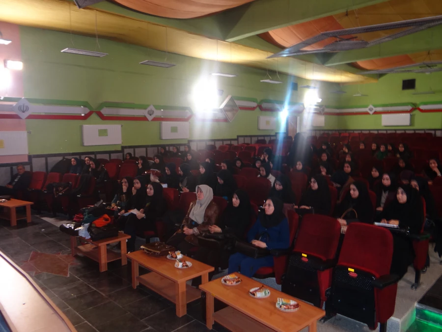 برگزاری کارگاه مقاله نویسی توسط انجمن علمی پژوهشگری و کارگاه کسب مهارت های معلمی توسط انجمن علمی علوم تربیتی 3