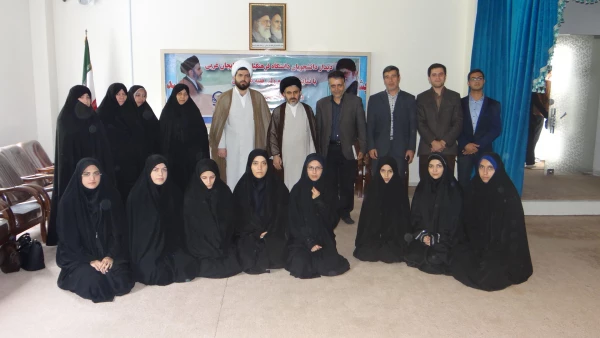 دیداردانشجویان به مناسبت روزمعلم بانماینده محترم ولی فقیه دراستان  2