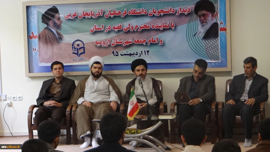 دیداردانشجومعلمان بانماینده محترم ولی فقیه دراستان به مناسبت هفته معلم 2