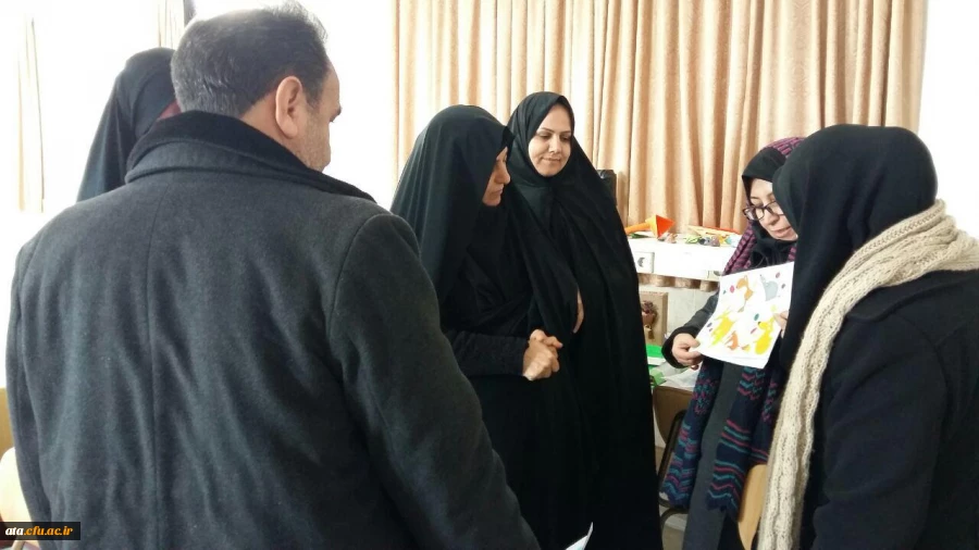 بر پایی نمایشگاه از آثار هنری دانشجویان به مناسبت دهه مبارک فجر 3