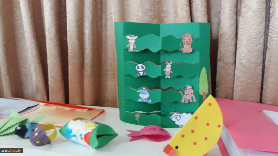 بر پایی نمایشگاه از آثار هنری دانشجویان به مناسبت دهه مبارک فجر 4