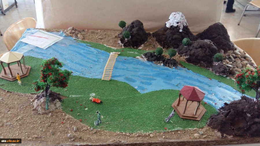 بر پایی نمایشگاه از آثار هنری دانشجویان به مناسبت دهه مبارک فجر 5