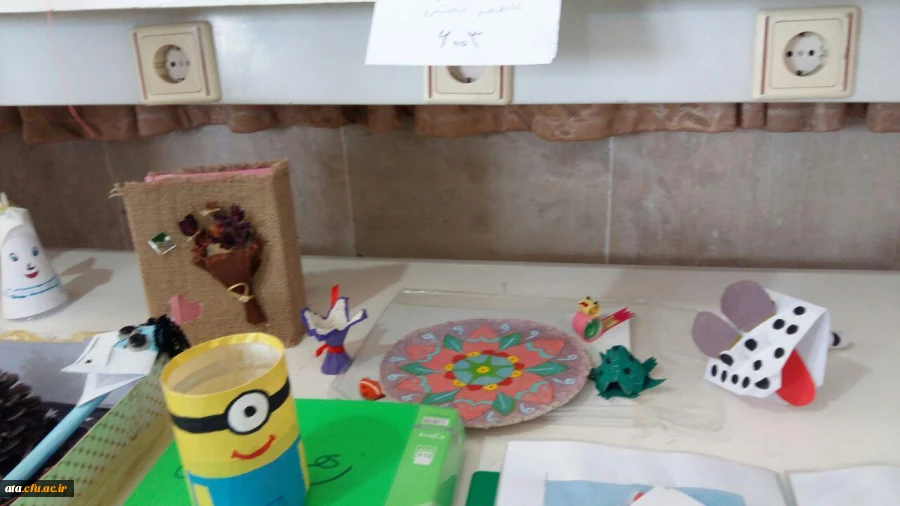 بر پایی نمایشگاه از آثار هنری دانشجویان به مناسبت دهه مبارک فجر 8