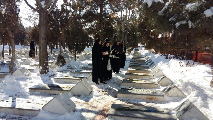 تجدید میثاق با آرمانهای شهدا،درمراسم میهمانی لاله ها 3