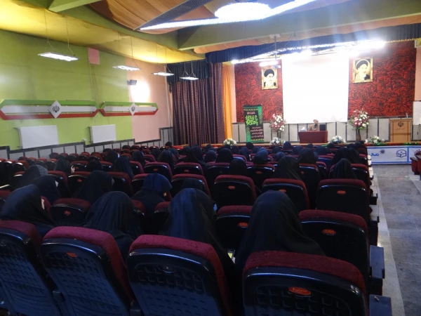 دومین جلسه سخنرانی ومداحی با موضوع سبک زندگی فاطمی 2