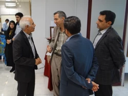 بازدید جمعی از همکاران پردیس علامه طباطبائی ارومیه از نمایشگاه آثار خوشنویسی و تذهیب استاد ابراهیم زینالی