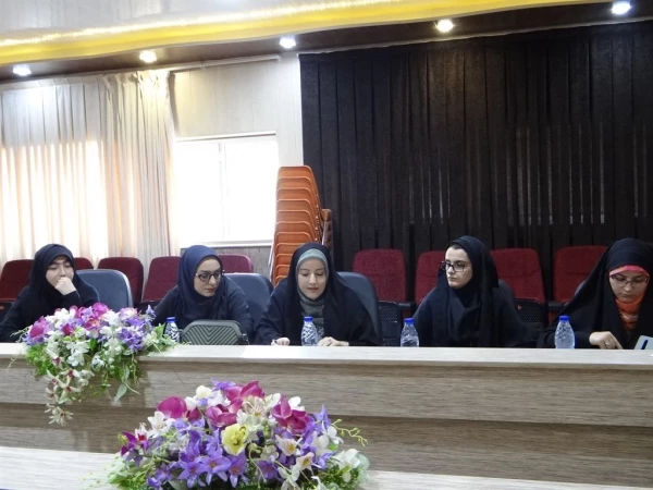 جمعی از نو معلمان فارغ التحصیل دانشگاه  روز یکشنبه هشتم مرداد  با مسئولین پردیس  دیدار کردند.