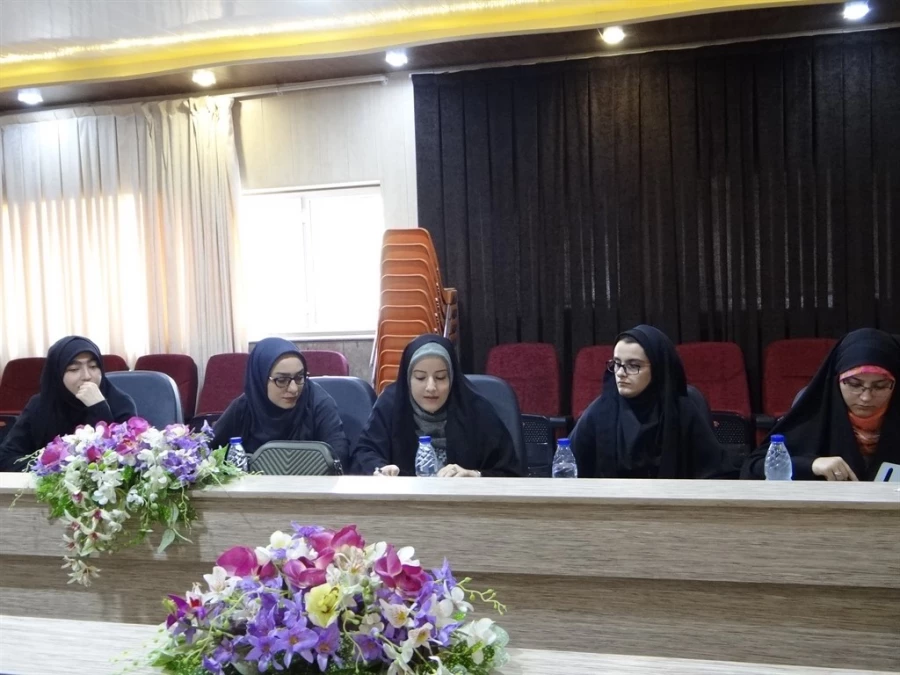 جمعی از نو معلمان فارغ التحصیل دانشگاه  روز یکشنبه هشتم مرداد  با مسئولین پردیس  دیدار کردند.