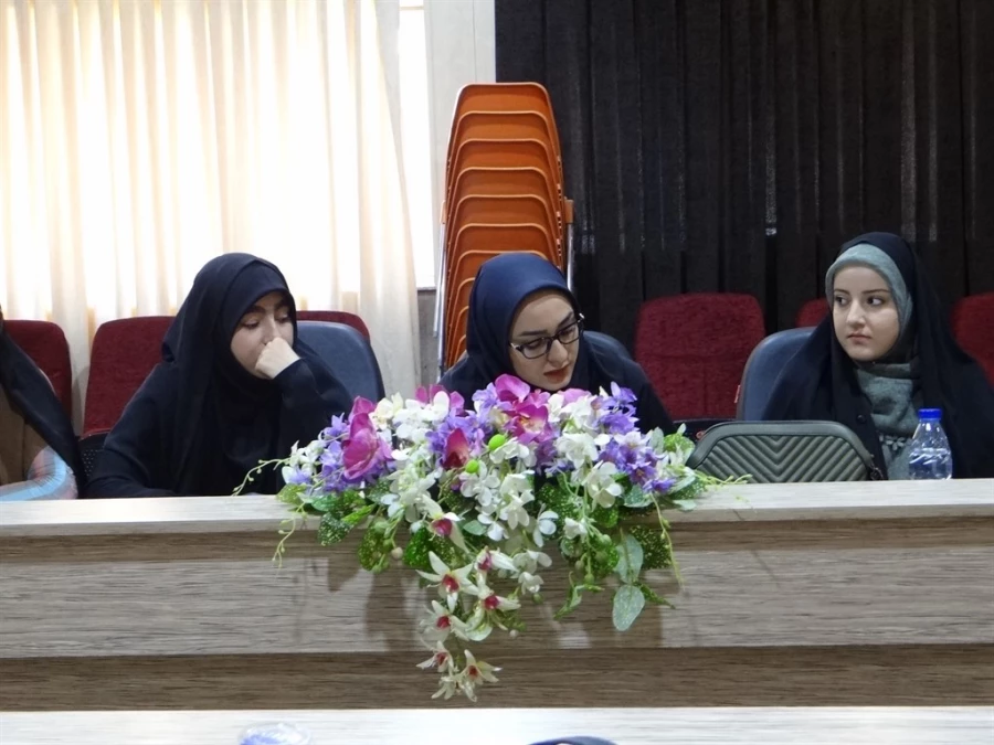 جمعی از نو معلمان فارغ التحصیل دانشگاه  روز یکشنبه هشتم مرداد  با مسئولین پردیس  دیدار کردند.