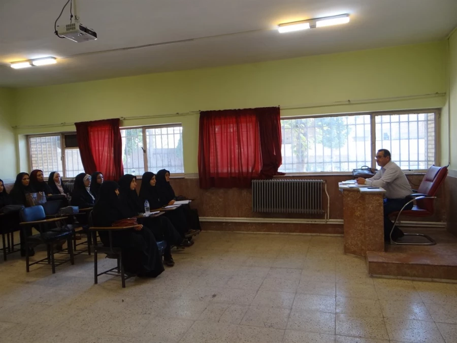 دوره توانمدسازی ویژه دانشجومعلمان ورودی 92 پردیس علامه طباطبائی ارومیه برگزار شد. 5