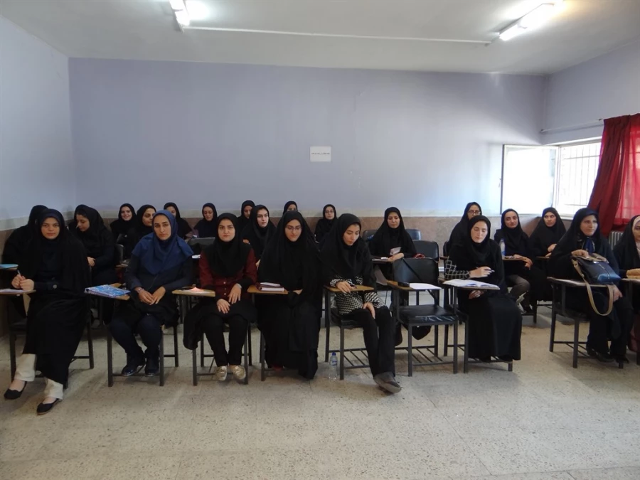 دوره توانمدسازی ویژه دانشجومعلمان ورودی 92 پردیس علامه طباطبائی ارومیه برگزار شد. 7