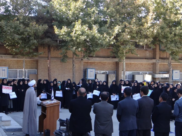 مسئول نهادمقام معظم رهبری در دانشگاه فرهنگیان استان بیان کرد؛

ملت ایران متعهد به اخلاق، احکام و فتوای مقام معظم رهبری است 4