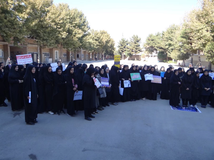 مسئول نهادمقام معظم رهبری در دانشگاه فرهنگیان استان بیان کرد؛

ملت ایران متعهد به اخلاق، احکام و فتوای مقام معظم رهبری است 7