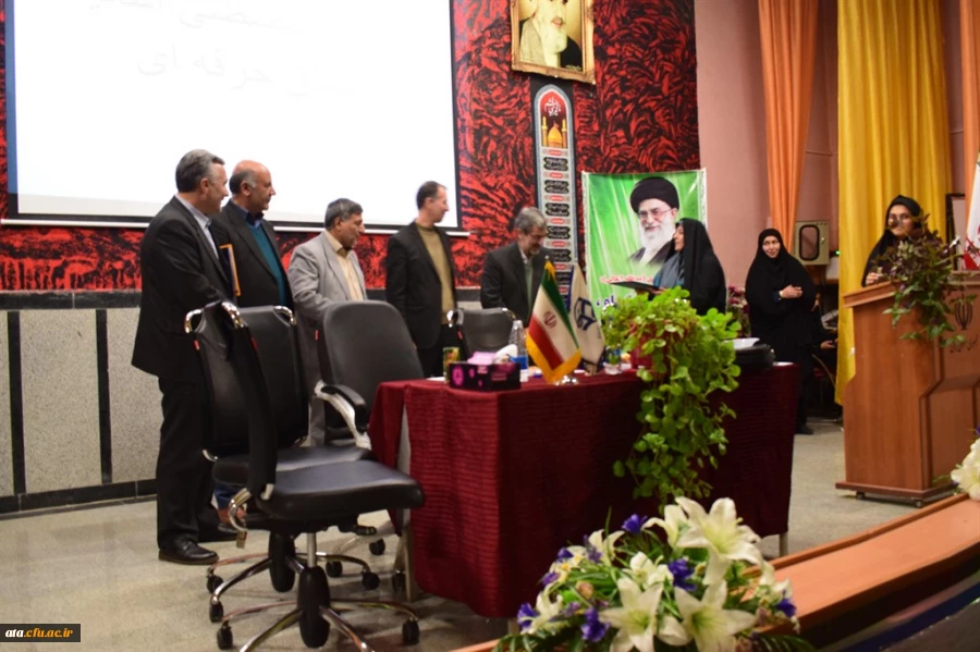 همزمان با هفته کیفیت آموزش؛

نشست علمی تخصصی اساتید اخلاق حرفه ای 5