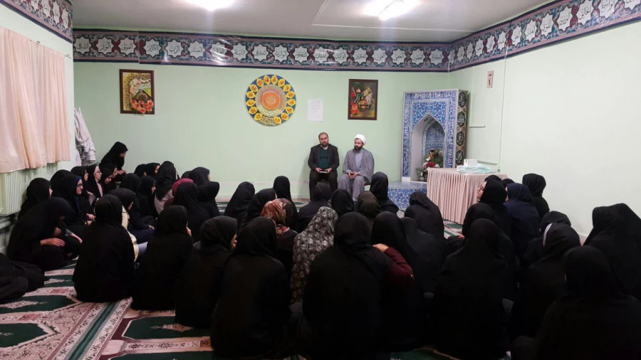 نشست های صمیمی مسئول نهاد مقام معظم رهبری در دانشگاه فرهنگیان استان آذربایجان غربی با دانشجویان. 3