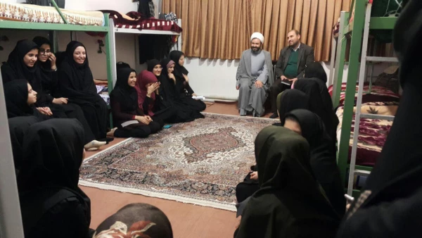 نشست های صمیمی مسئول نهاد مقام معظم رهبری در دانشگاه فرهنگیان استان آذربایجان غربی با دانشجویان. 4