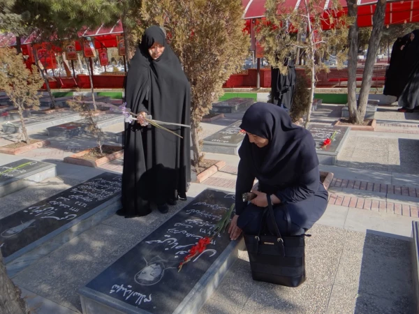 در ایام الله دهه فجر صورت گرفت؛

تجدید میثاق اهالی دانشگاه فرهنگیان استان با آرمان های امام و شهدا 2