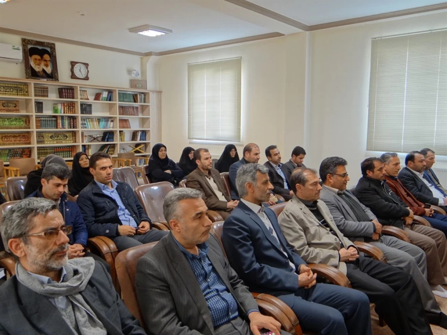 نماینده ولی فقیه در استان آذربایجان غربی و امام جمعه ارومیه :

نظام جمهوری اسلامی با معجزه پا برجاست و همچنان به حرکت خود در مسیر رشد و توسعه ادامه خواهد داد 3