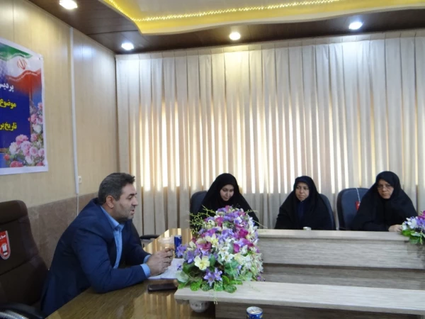 دکتر محمودلو در جلسه شورای اداری مطرح نمود؛

برقراری تعامل مطلوب بین کارکنان لازمه رشد یک سیستم است 2