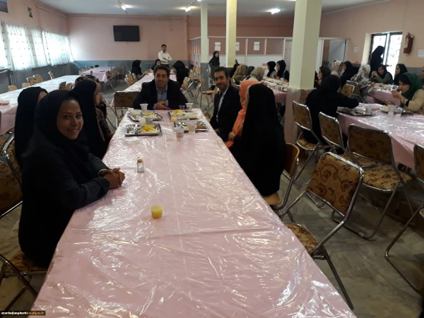 در حاشیه حضور دانشجومعلمان اصفهان در ارومیه؛

دکتر محمودلو با حضور در پردیس از نزدیک با مهمانان اصفهانی دیدار نمودند 3