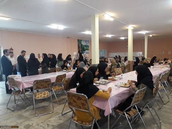 در حاشیه حضور دانشجومعلمان اصفهان در ارومیه؛

دکتر محمودلو با حضور در پردیس از نزدیک با مهمانان اصفهانی دیدار نمودند 4