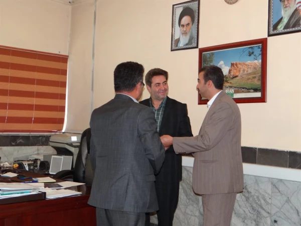 دکتر محمودلو در مراسم تقدیر از مسئولان روابط عمومی بیان کرد:

روابط عمومی چشم و چراغ یک دستگاه است 2