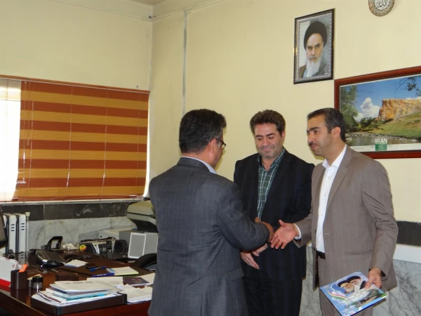 دکتر محمودلو در مراسم تقدیر از مسئولان روابط عمومی بیان کرد:

روابط عمومی چشم و چراغ یک دستگاه است 3