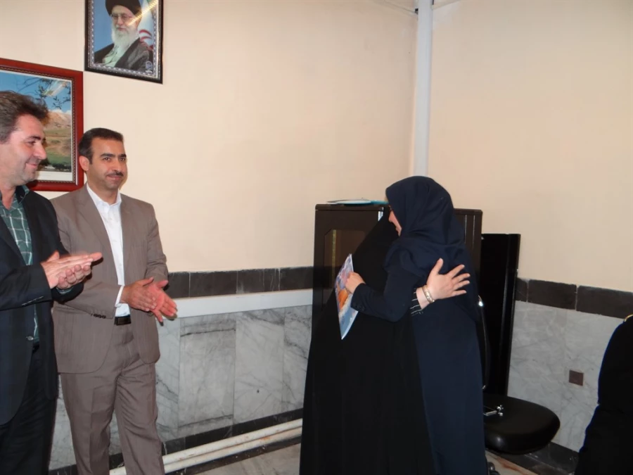 دکتر محمودلو در مراسم تقدیر از مسئولان روابط عمومی بیان کرد:

روابط عمومی چشم و چراغ یک دستگاه است 4