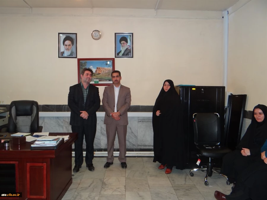 دکتر محمودلو در مراسم تقدیر از مسئولان روابط عمومی بیان کرد:

روابط عمومی چشم و چراغ یک دستگاه است 5