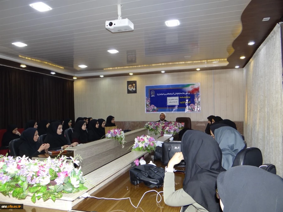 نشست تخصصی مباحث اعتقادی  با حضور مدرسین حوزه علمیه قم/6 رمضان 2