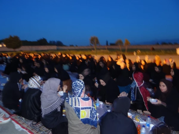 یک افطاری به یاد ماندنی؛

مراسم ضیافت افطار دانشجویان علامه طباطبایی ارومیه در کناربارگاه امامزاده غریب حسن ارومیه برگزارشد. 2