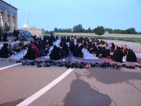 یک افطاری به یاد ماندنی؛

مراسم ضیافت افطار دانشجویان علامه طباطبایی ارومیه در کناربارگاه امامزاده غریب حسن ارومیه برگزارشد. 5