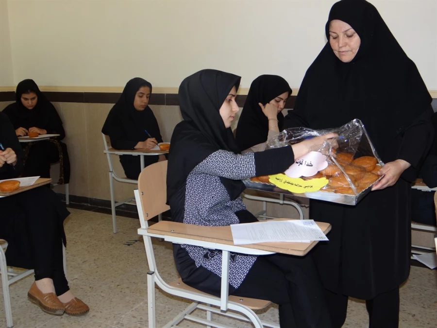 دکتر پایز در بازدید از روند برگزاری امتحانات مطرح کرد؛ 

فراهم نمودن فضای مناسب، آرام و به دور از هر گونه استرس لازمه موفقیت در امتحانات است 6