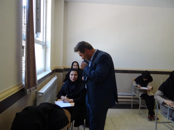 بازدید دکتر محمودلو و هیئت همراه از روند برگزاری  امتحانات پایان ترم پردیس علامه طباطبائی ارومیه 3