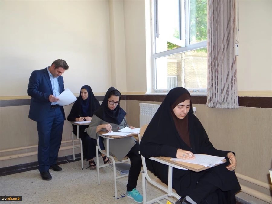 بازدید دکتر محمودلو و هیئت همراه از روند برگزاری  امتحانات پایان ترم پردیس علامه طباطبائی ارومیه 6