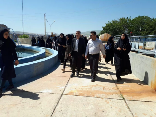 همزمان با قرارگیری در هفته صرفه جویی در مصرف آب؛

دانشجومعلمان دانشگاه فرهنگیان ارومیه از تصفیه خانه آب آشامیدنی شهرستان ارومیه بازدید کردند 4