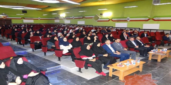 مدیرکل مشاوره بهداشت و سلامت دانشگاه فرهنگیان در پردیس علامه طباطبائی ارومیه بیان کرد:

خدمات مشاوره ای نقش مهمی در ارتقای توانایی های فردی ایفا می کند 2