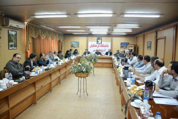 مدیرکل آموزش و پرورش استان  در جلسه شورای معاونین در دانشگاه فرهنگیان بیان کرد؛

 لذت بخش بودن آموزش امر کلیدی در اثربخشی آن است.
 3