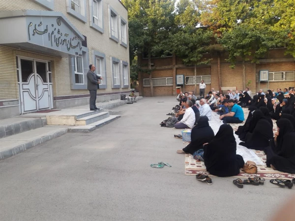 یک شب میزبانی زائران خانه نور برای دانشگاه فرهنگیان خواهران ارومیه

 3