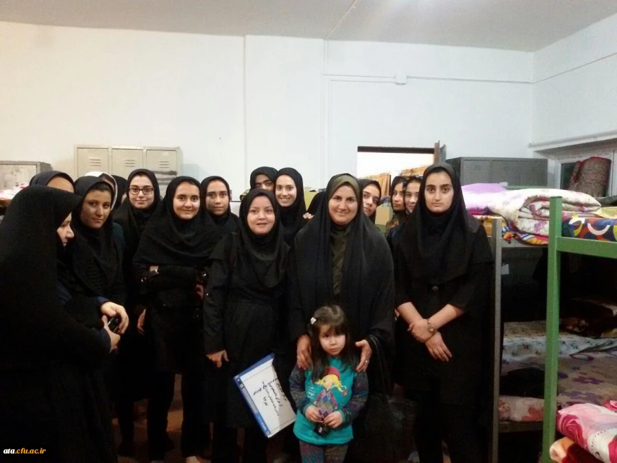 نشست صمیمی سرپرست پردیس علامه طباطبائی به همراه مشاوران با دانشجومعلمان ساکن خوابگاه به مناسبت هفته بهداشت روان 2