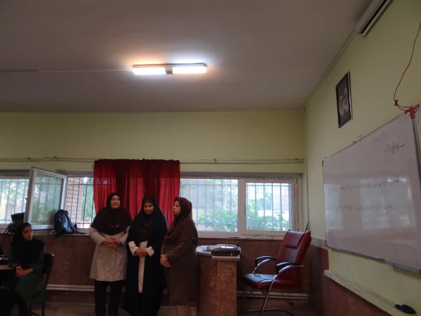 تبیین شعار سال2018 با عنوان "سلامت روان جوانان ونوجوانان :جهان در حال تغییر"توسط اساتید 2