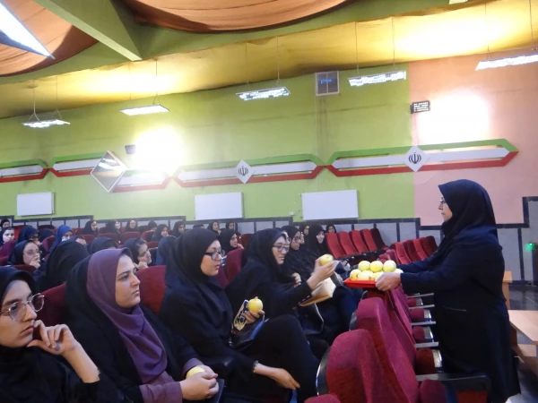 نیازهای تغذیه ای زنان ،سلامت زنان ضامن سلامت جامعه است 4