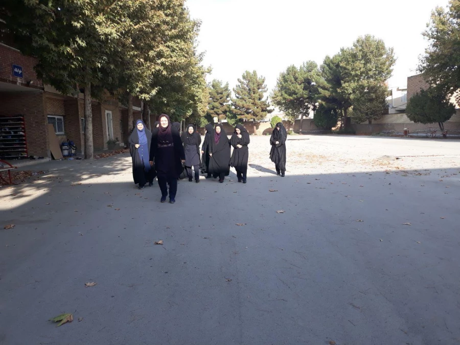 به مناسبت هفته تربیت بدنی انجام شد؛

همایش پیاده روی کارکنان خانم در محوطه پردیس در اولین روز آبان ماه 3