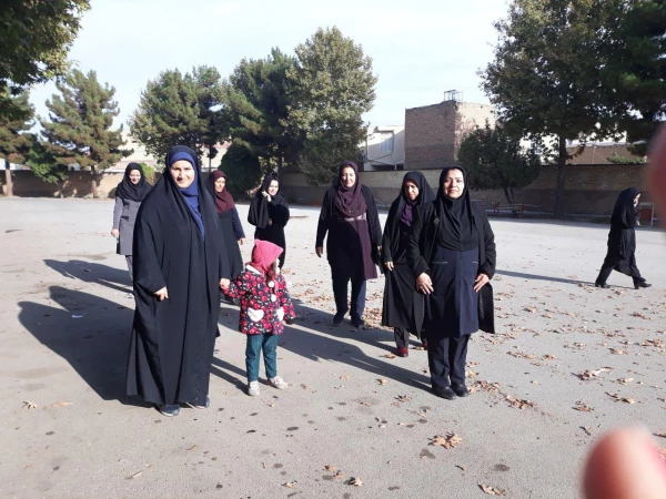 به مناسبت هفته تربیت بدنی انجام شد؛

همایش پیاده روی کارکنان خانم در محوطه پردیس در اولین روز آبان ماه 4
