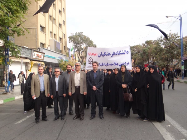 حضورپر شکوه مسئولین ودانشجویان در راه پیمایی یوم ا..سیزده آبان 2