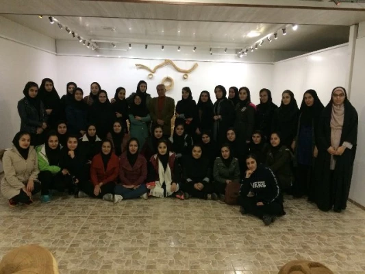 بازدید دانشجویان پردیس علامه طباطبایی از نگارخانه میلان