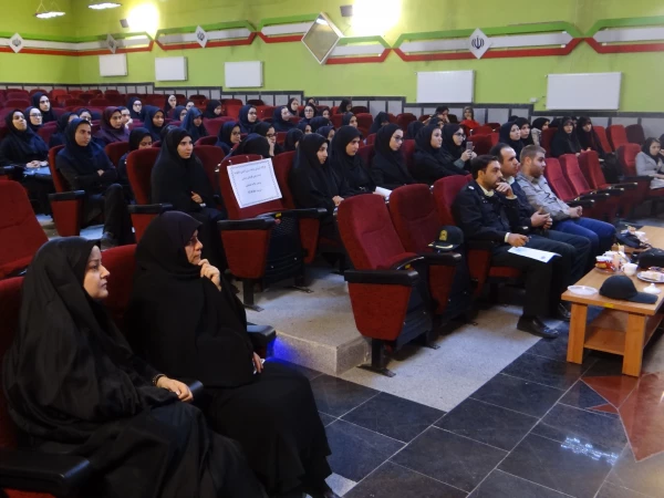 کارگاه توانمند سازی پیشگیری از آسیبهای اجتماعی در فضای مجازی 6