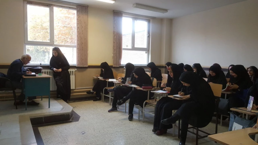 برگزاری کارگاه آموزشی خوشنویسی خط تحریری از برنامه های فرهنگی واجتماعی نیمسال اول تحصیلی 3